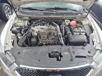 2015 Ford Taurus SHO – miniatura 15