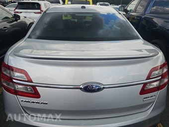 2015 Ford Taurus SHO – miniatura 16