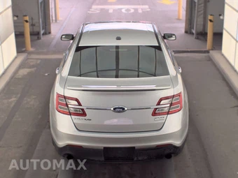 2015 Ford Taurus SHO – miniatura 5