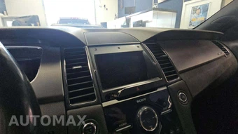 2015 Ford Taurus SHO – miniatura 20