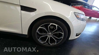 2015 Ford Taurus SHO – miniatura 27