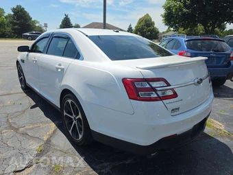 2015 Ford Taurus SHO – miniatura 2
