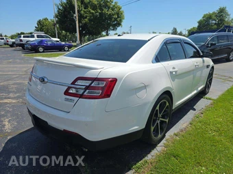 2015 Ford Taurus SHO – miniatura 3