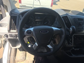 2015 Ford Transit 150 Cargo Van w/RH Swing-Out Doors Low Roof 130.0" WB - miniatura 10