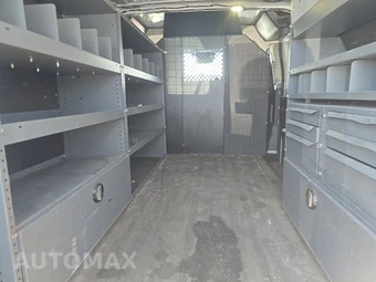 2015 Ford Transit 150 Cargo Van w/RH Swing-Out Doors Low Roof 130.0" WB - miniatura 16