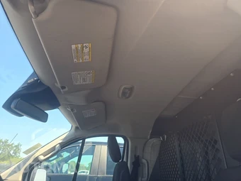 2015 Ford Transit 150 Cargo Van w/RH Swing-Out Doors Low Roof 130.0" WB - miniatura 17