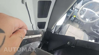 2015 Ford Transit 150 Cargo Van w/RH Swing-Out Doors Low Roof 130.0" WB - miniatura 27