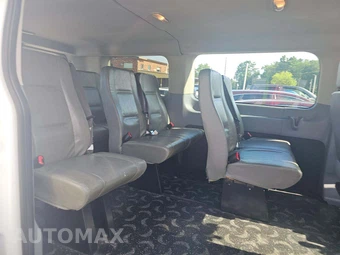 2015 Ford Transit 150 Passenger Wagon XL w/RH Swing-Out Doors Low Roof 130.0" WB - miniatura 15