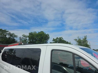 2015 Ford Transit 150 Passenger Wagon XLT w/RH Swing-Out Doors Low Roof 130.0" WB - miniatura 12