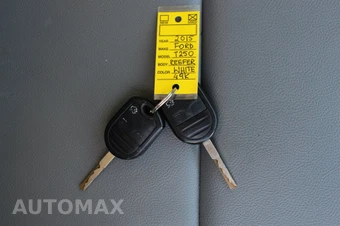 2015 Ford Transit 250 Base - miniatura 19