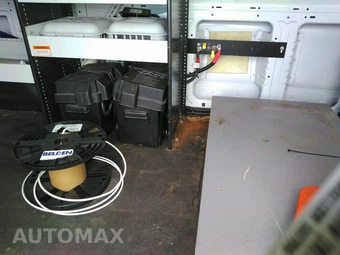 2015 Ford Transit 250 Cargo Van w/RH Swing-Out Doors Low Roof 130.0" WB - miniatura 28