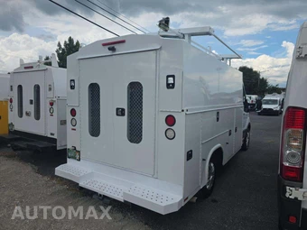 2015 Ford Transit 250 Cutaway - miniatura 3