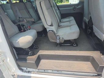 2015 Ford Transit 350 Passenger Wagon XLT w/RH Swing-Out Doors Low Roof 148.0" WB - miniatura 13