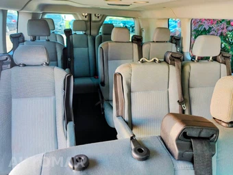 2015 Ford Transit 350 Passenger Wagon XLT w/RH Swing-Out Doors Low Roof 148.0" WB - miniatura 10