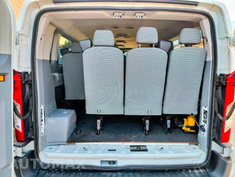 2015 Ford Transit 350 Passenger Wagon XLT w/RH Swing-Out Doors Low Roof 148.0" WB - miniatura 11