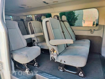 2015 Ford Transit 350 Passenger Wagon XLT w/RH Swing-Out Doors Low Roof 148.0" WB - miniatura 9