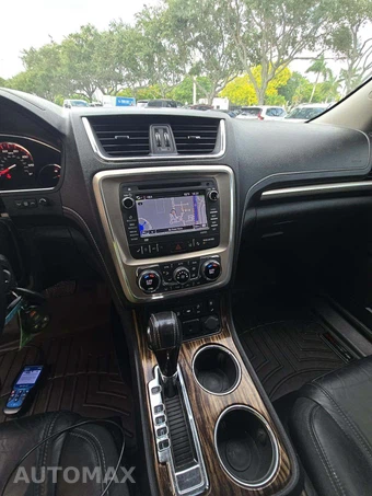 2015 GMC Acadia Denali 5SA – miniatura 7