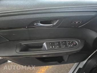 2015 GMC Acadia Denali 5SA – miniatura 9