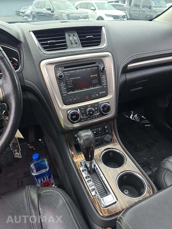 2015 GMC Acadia Denali 5SA – miniatura 10