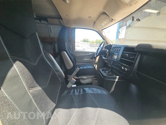 2015 GMC Savana 2500 Cargo Van 1WT 155.0" WB – miniatura 8