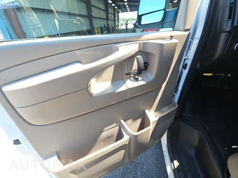 2015 GMC Savana 2500 Cargo Van 1WT 155.0" WB – miniatura 9