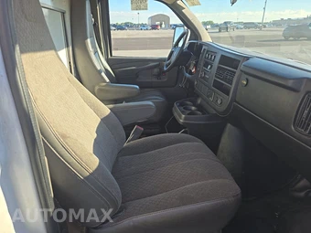 2015 GMC Savana 3500 Cutaway 1WT DRW – miniatura 8