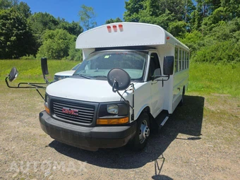 2015 GMC Savana 3500 Cutaway 1WT DRW