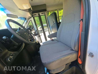 2015 GMC Savana 3500 Cutaway 1WT DRW – miniatura 6