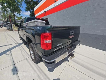 2015 GMC Sierra 2500HD Crew Cab Medium Bed 1SA w/Built-In Wi-Fi - miniatura 2