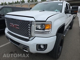 2015 GMC Sierra 3500 Denali HD Crew Cab Medium Bed 5SA w/Built-In Wi-Fi