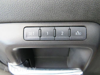 2015 GMC Sierra 3500HD SLT 4SA w/Built-In Wi-Fi - miniatura 40