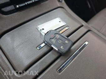 2015 GMC Yukon Denali 5SA – miniatura 9