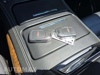 2015 GMC Yukon Denali 5SA - miniatura 8