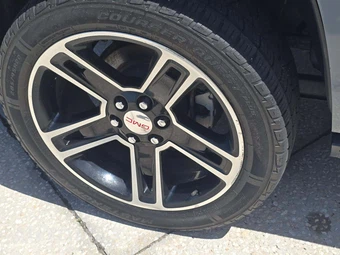 2015 GMC Yukon Denali 5SA - miniatura 25