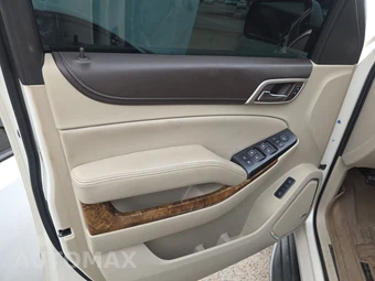 2015 GMC Yukon Denali 5SA – miniatura 9
