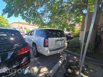 2015 GMC Yukon Denali XL 5SA - miniatura 2