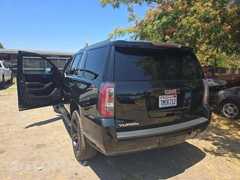 2015 GMC Yukon SLE 3SA - miniatura 2