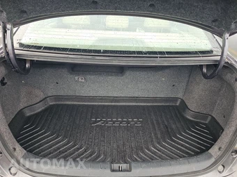 2015 Honda Accord Hybrid Touring Sedan - miniatura 16