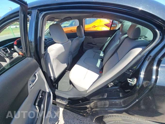 2015 Honda Civic Sedan LX - miniatura 13