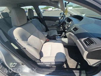 2015 Honda Civic Sedan LX – miniatura 8