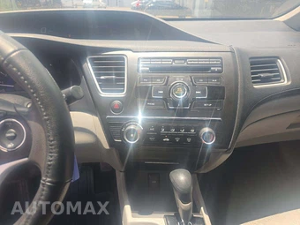 2015 Honda Civic Sedan LX – miniatura 10