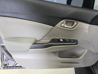 2015 Honda Civic Sedan LX – miniatura 9