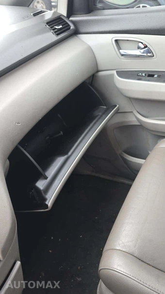 2015 Honda Odyssey LX 118.1" WB – miniatura 41