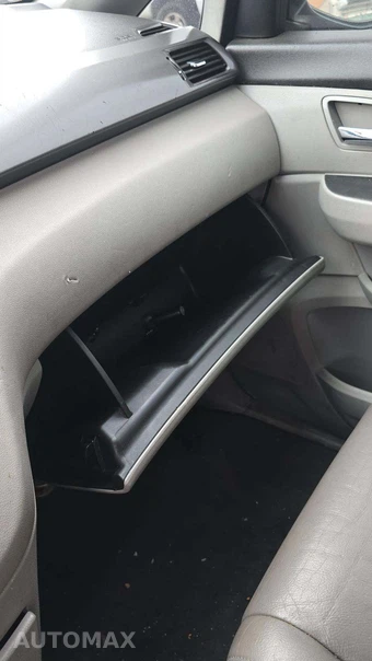 2015 Honda Odyssey LX 118.1" WB – miniatura 42