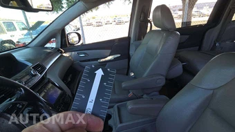 2015 Honda Odyssey Touring 118.1" WB – miniatura 35