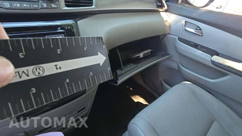 2015 Honda Odyssey Touring 118.1" WB – miniatura 36