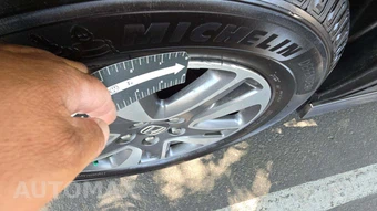2015 Honda Odyssey Touring 118.1" WB – miniatura 45