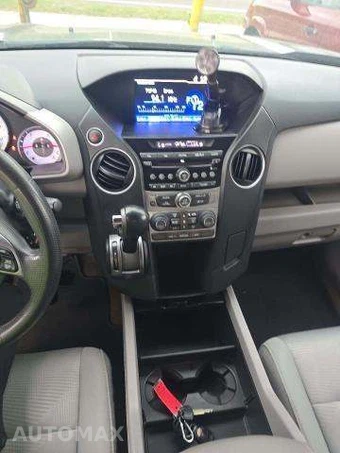 2015 Honda Pilot LX – miniatura 10