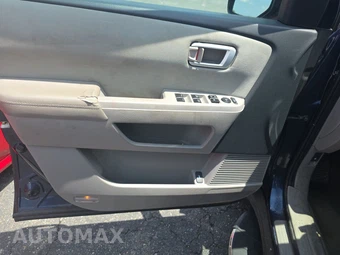 2015 Honda Pilot LX - miniatura 9