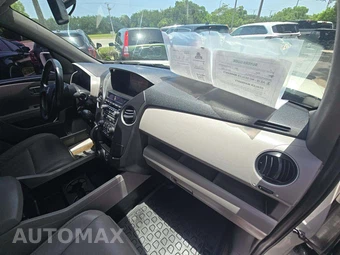 2015 Honda Pilot Touring w/Navigation & RES – miniatura 17